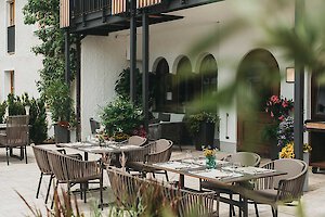 Mediterranes Ambiente auf der Terrasse des Wellnesshotels